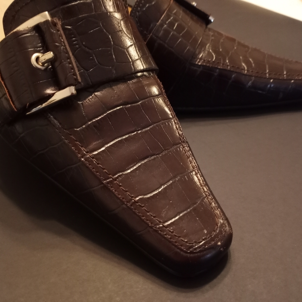 Shoes - Picture 3 of 4